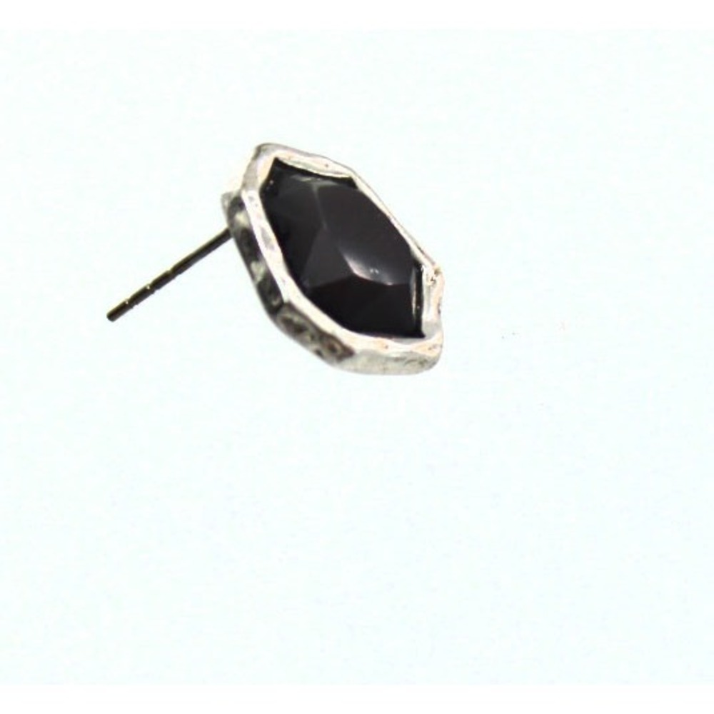Single Hexagon Stud Earring Black Faceted Stone Hammered Silver Tone